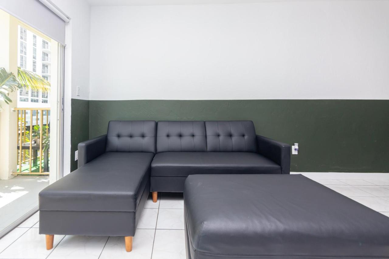 One Bedroom Apartment - With Parking & Balcony - Heart Of Wynwood Miami Bagian luar foto
